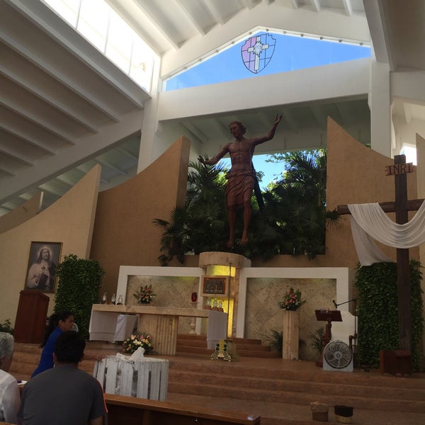 Foto tirada no(a) Parroquia de Cristo Resucitado por Martin K. em 9/4/2016