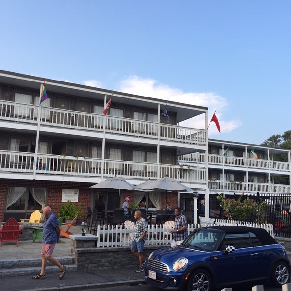 Photo taken at Surfside Hotel and Suites by Martin K. on 9/9/2015