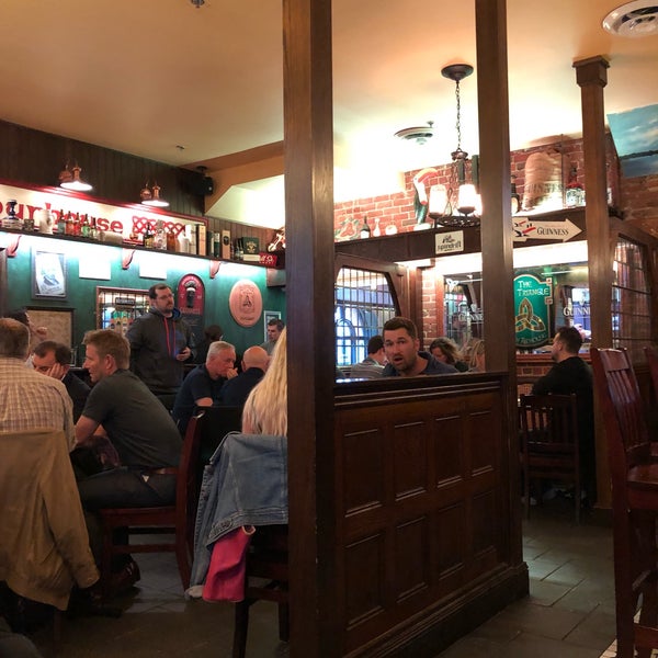 Photo taken at The Old Triangle Irish Alehouse by Martin K. on 6/27/2019