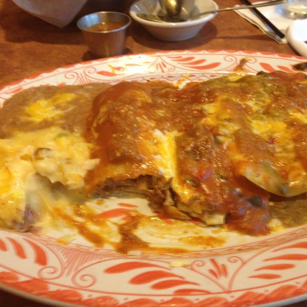 Photo taken at Abuelo&#39;s Mexican Restaurant by Les M. on 4/29/2013