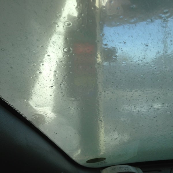 รูปภาพถ่ายที่ Express Car Wash โดย Jamie W. เมื่อ 1/26/2013
