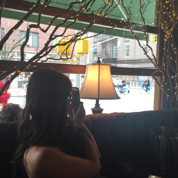 5/21/2016에 Peter님이 Onieal&#39;s Grand Street Bar &amp; Restaurant에서 찍은 사진