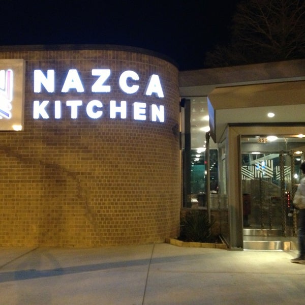 รูปภาพถ่ายที่ Nazca Kitchen โดย Nathan V. เมื่อ 1/7/2013