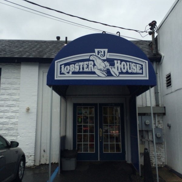 PJ Lobster House Seafood Restaurant in Port Jefferson