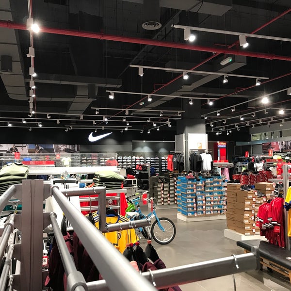 Nike outlet deals show dc 2019