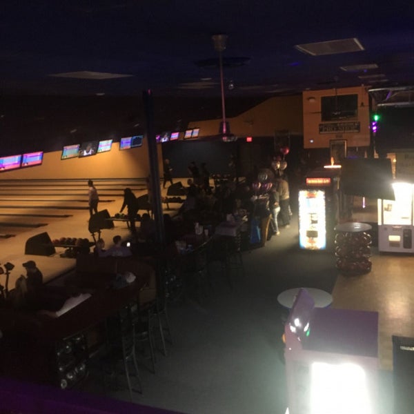 Photo taken at Palace Bowling &amp; Entertainment Center by Evan on 1/13/2018