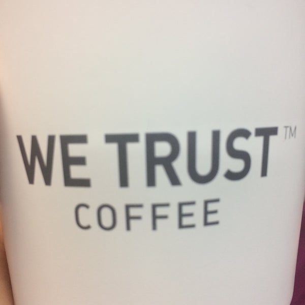 Coffee me франшиза. интерьер кофейни с красным кирпичом. кофейня самообслуживания. сначала кофе. But first coffee кафе в москве.