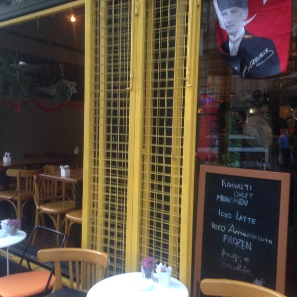 7/12/2016にMerve Ç.がİki Kedi Cafeで撮った写真