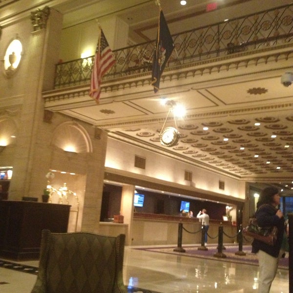 รูปภาพถ่ายที่ The Roosevelt Hotel โดย David V. เมื่อ 4/28/2013