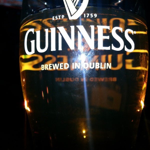 Снимок сделан в Scruffy Murphy&#39;s Irish Pub пользователем Brian K. 4/17/2013