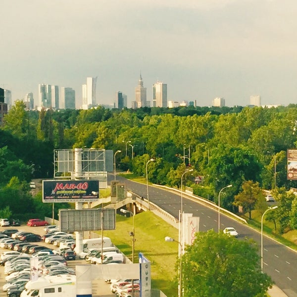Das Foto wurde bei Novotel Warszawa Airport von Ayhan C. am 6/24/2015 aufgenommen