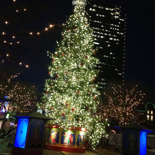 Sundace Square Christmas Tree Downtown Fort Worth 2 tips from 232