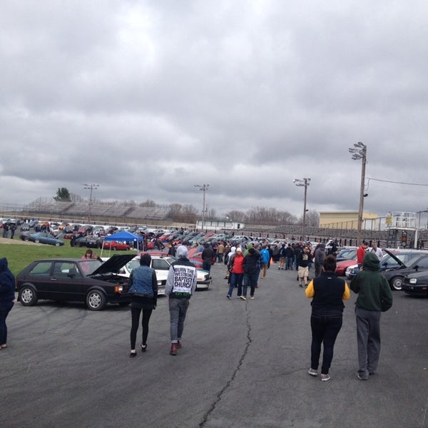 Снимок сделан в Seekonk Speedway пользователем Rachel W. 4/27/2014