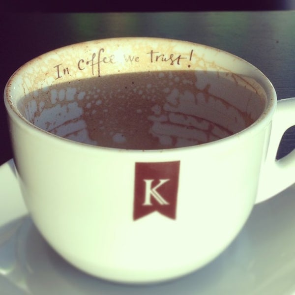 12/5/2013 tarihinde Ksenia K.ziyaretçi tarafından Кофеин'de çekilen fotoğraf