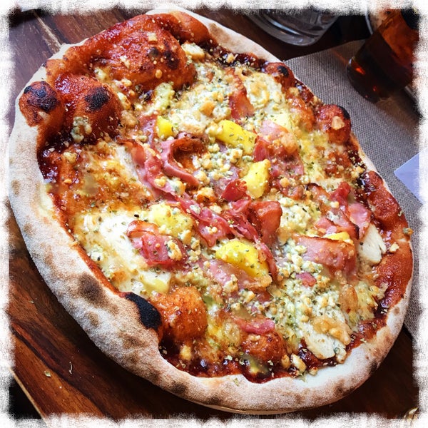 Parasta pizzaa Rukalla! 😘 Ehkä koko Suomessa! Suosittelen lämpimästi piipahtamaan maistiaisilla! 👍🏻🍕😋 #pizzeriaruka
