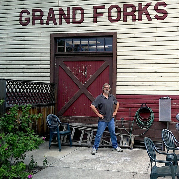 Station Pub American Restaurant in Grand Forks