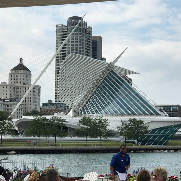 Das Foto wurde bei Harbor House von Laurassein am 7/23/2018 aufgenommen