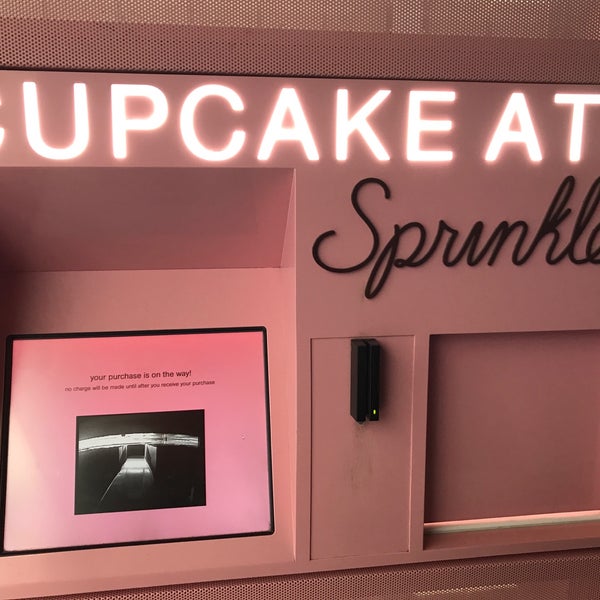 Photo taken at Sprinkles by Laurassein on 3/31/2018