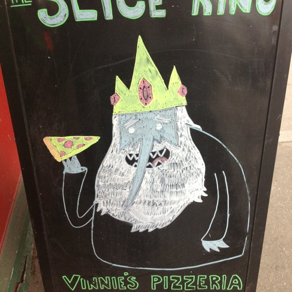 Снимок сделан в Vinnie&#39;s Pizzeria пользователем Jon Michael A. 3/1/2013