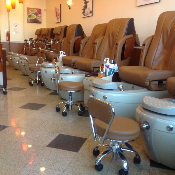 Revo Nail Spa College Park Md