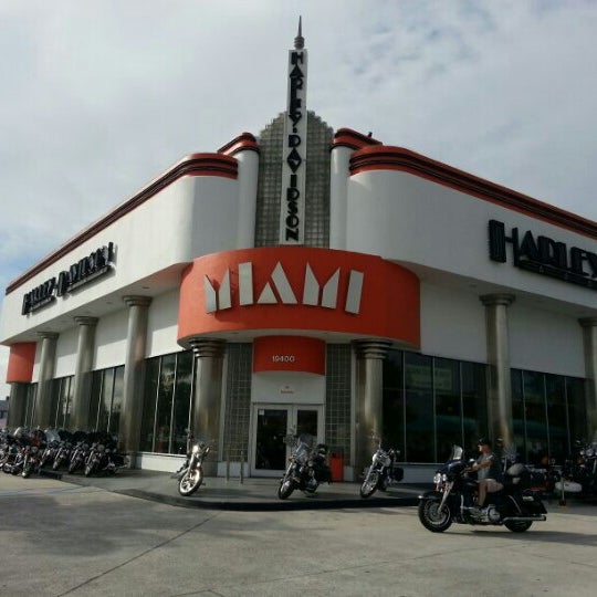 Foto tomada en Peterson&#39;s Harley-Davidson of Miami  por Luis C. el 1/5/2013
