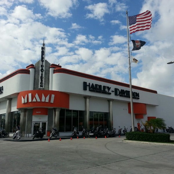 Foto tomada en Peterson&#39;s Harley-Davidson of Miami  por Luis C. el 2/26/2013