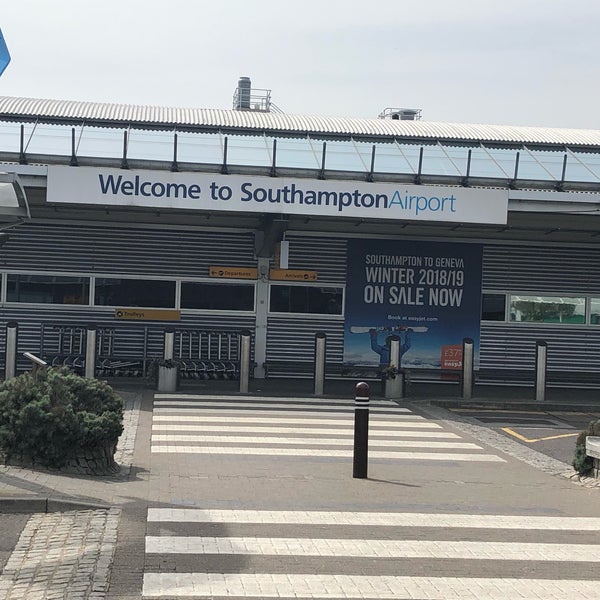 Foto tirada no(a) Southampton Airport (SOU) por Olly S. em 4/18/2019