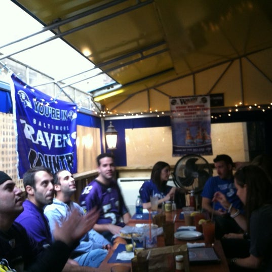 Foto tomada en Wharf Bar &amp; Grill  por Michelle K. el 10/21/2012