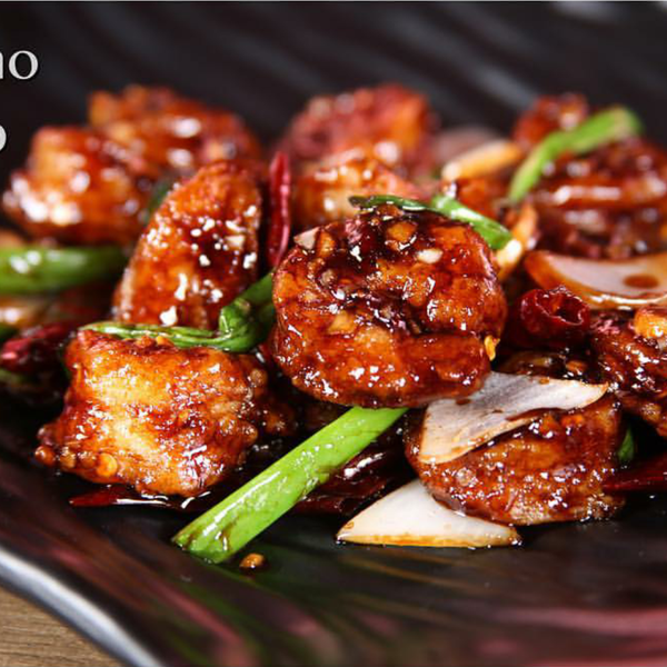 Ovo Bar offer you a delicious Chinese, Japanese and Thai Food. Try the Kung Pao shrimps one of the Best Chinese Main dish :-)