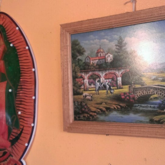 2/6/2015에 George L.님이 Taco Santana에서 찍은 사진