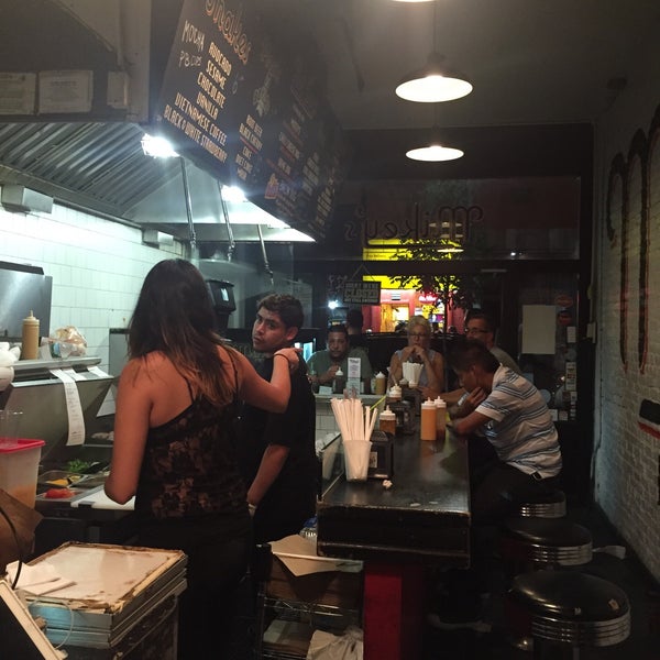 9/10/2016 tarihinde Zona P.ziyaretçi tarafından Mikey&#39;s Burger'de çekilen fotoğraf