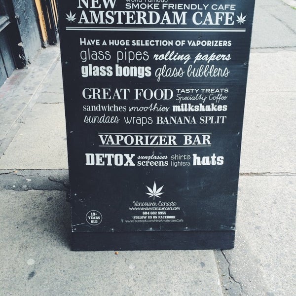 Foto tirada no(a) New Amsterdam Cafe por Jeff L. em 7/5/2014
