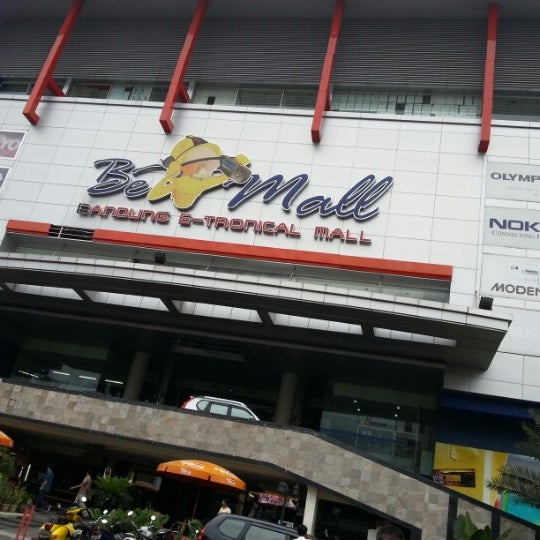 Photo taken at Bandung Electronical Mall (BE Mall) by Sammy P. on 11/19/2012