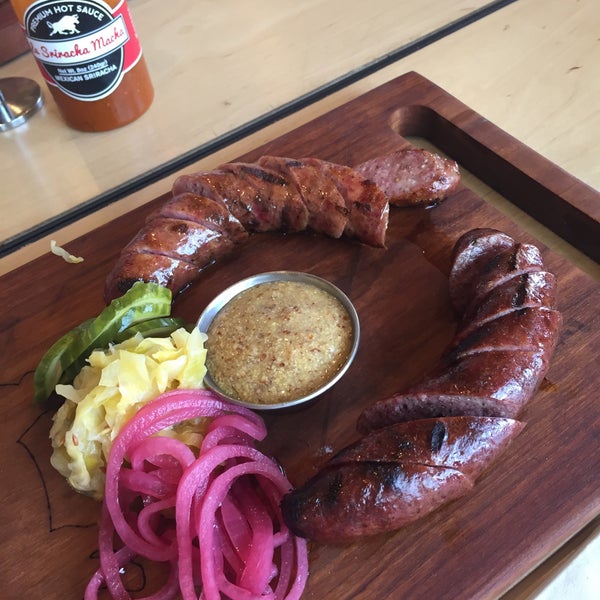 Foto tirada no(a) S&amp;M Sausage and Meat por Amber Alice H. em 3/17/2015