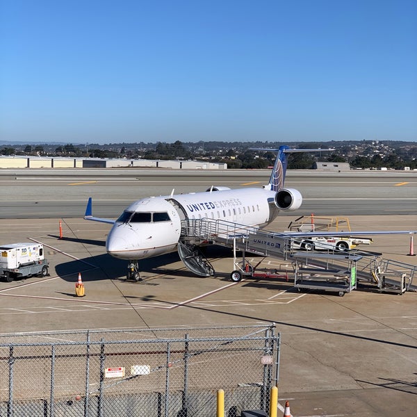 รูปภาพถ่ายที่ Monterey Regional Airport (MRY) โดย Shady E. เมื่อ 11/24/2020