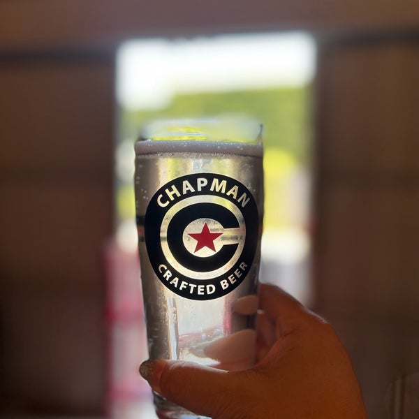 Das Foto wurde bei Chapman Crafted Beer von MiMi T. am 8/14/2022 aufgenommen
