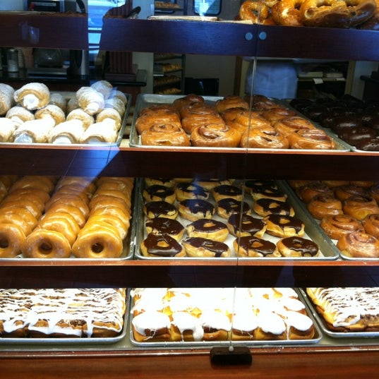 Foto diambil di Resch&#39;s Bakery oleh Amy P. pada 11/3/2012