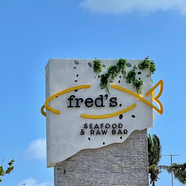Photo taken at Fred&#39;s House American Seafood &amp; Oyster Bar by Edward D. on 3/25/2021