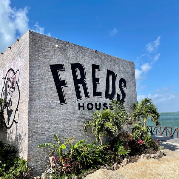 Foto tirada no(a) Fred&#39;s House American Seafood &amp; Oyster Bar por Edward D. em 3/25/2021