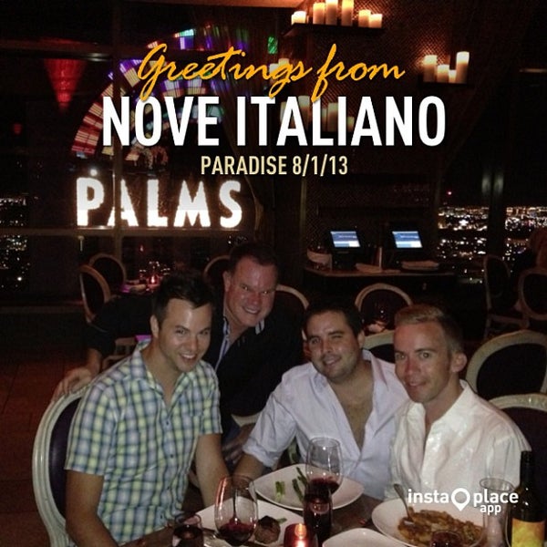 Foto tirada no(a) Nove Italiano por W. Skye P. em 8/2/2013