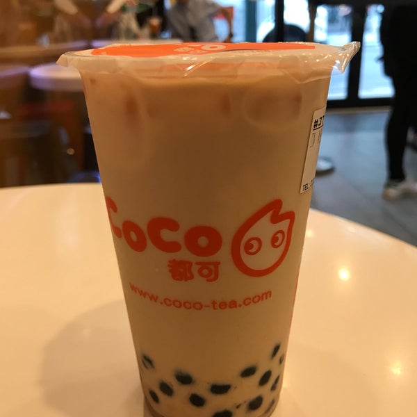 Photo taken at CoCo Fresh Tea &amp; Juice by Marie F. on 10/11/2017