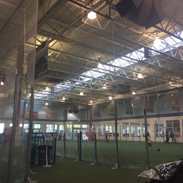 Photo taken at Chelsea Piers Field House by Marie F. on 10/21/2016