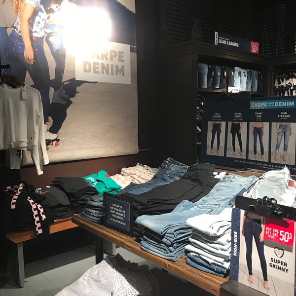 Hollister jeans store near me sale