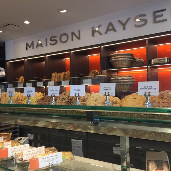 Photo taken at Maison Kayser by Marie F. on 10/18/2016