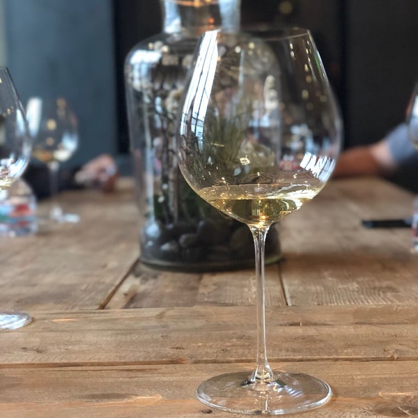 รูปภาพถ่ายที่ Kosta Browne Winery โดย Christopher T. เมื่อ 2/9/2019