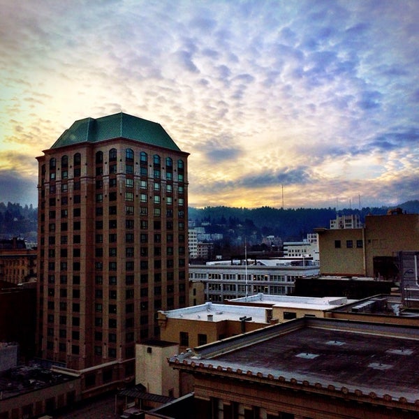 Das Foto wurde bei Portland Marriott City Center von Christopher T. am 11/29/2013 aufgenommen