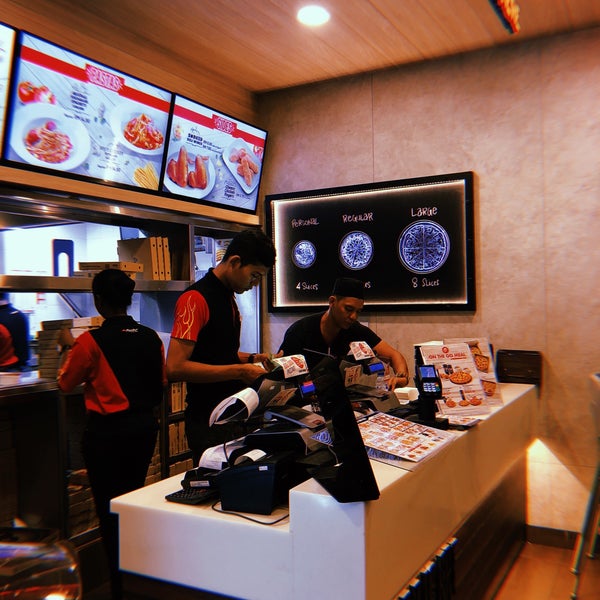 Pizza Hut Pizza Place In Taman Melati