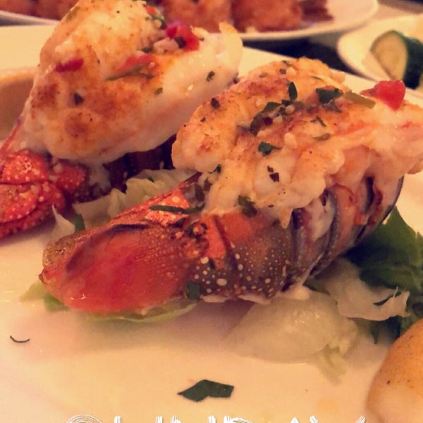 Foto scattata a Psari Seafood Restaurant &amp; Bar da 📍 il 11/19/2018