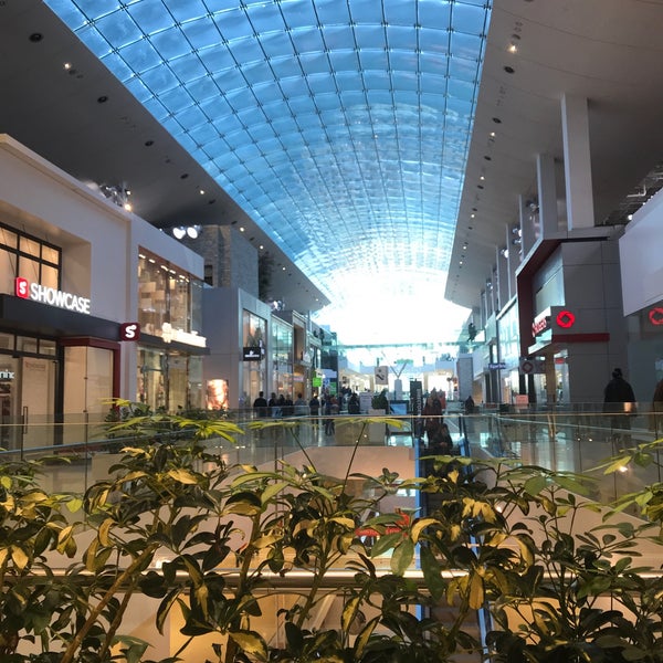 Das Foto wurde bei The CORE Shopping Centre von Luis C. am 3/31/2018 aufgenommen