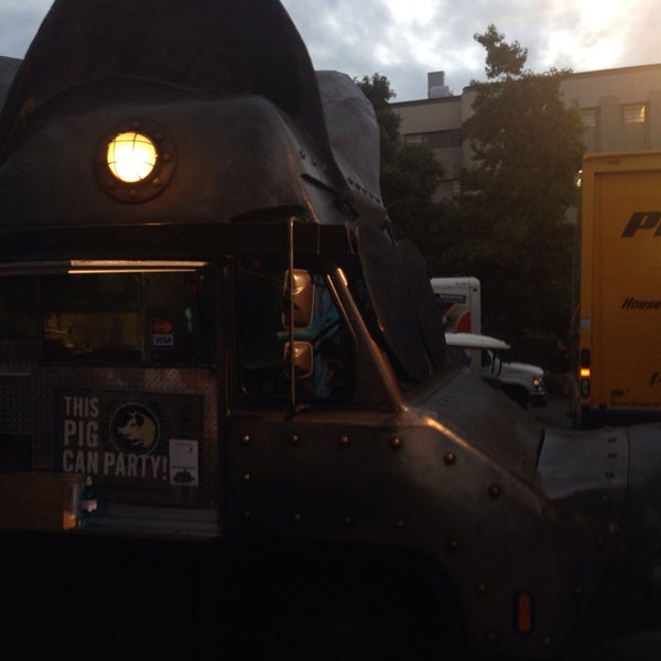 รูปภาพถ่ายที่ Maximus / Minimus โดย Stephen F. เมื่อ 9/10/2014